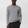 Pull en maille moyenne, coupe classique Pull en maille moyenne, coupe classique