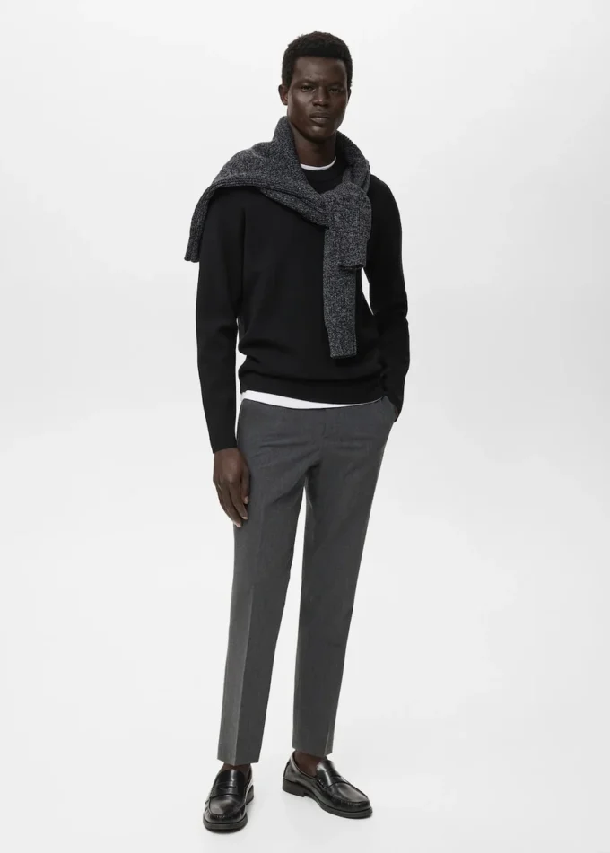 Pull en maille moyenne, coupe classique Pull en maille moyenne, coupe classique