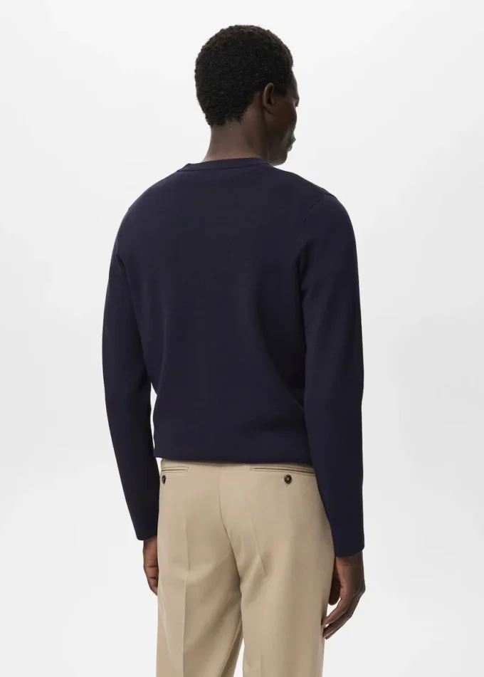 Pull en maille moyenne, coupe classique Pull en maille moyenne, coupe classique