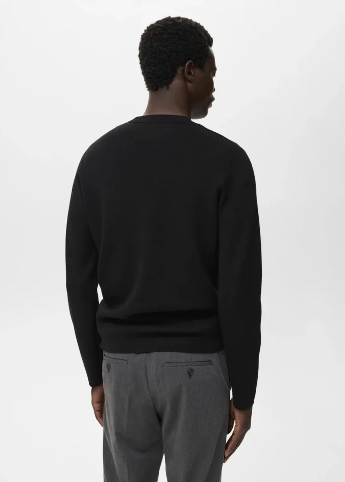 Pull en maille moyenne, coupe classique Pull en maille moyenne, coupe classique