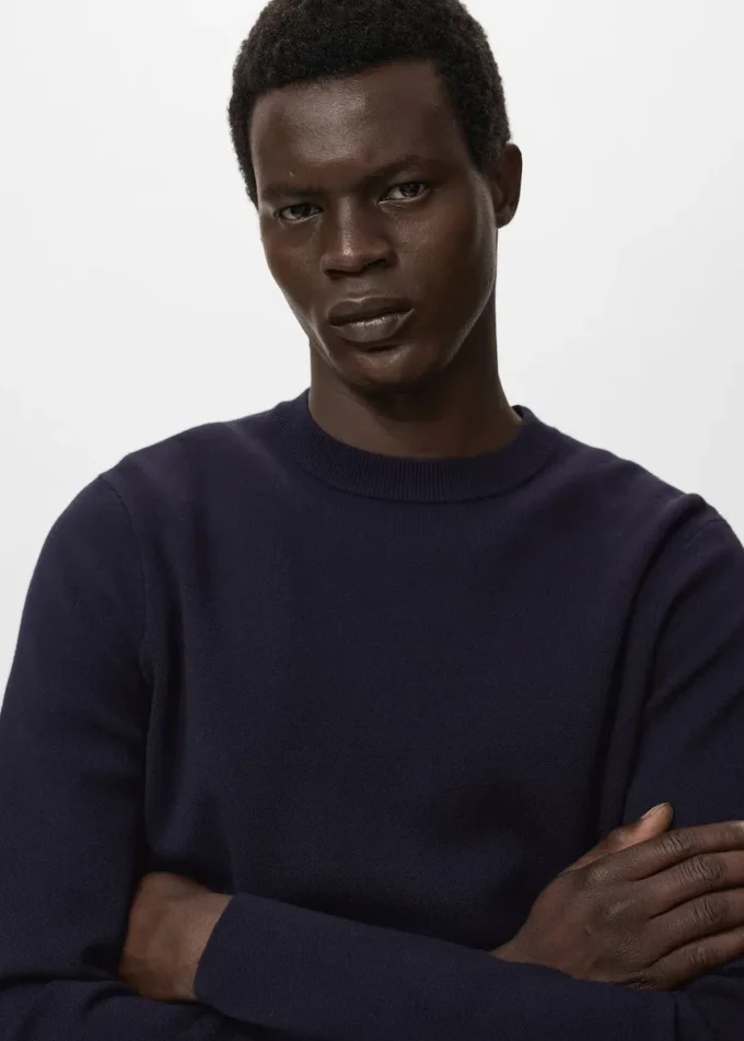 Pull en maille moyenne, coupe classique Pull en maille moyenne, coupe classique