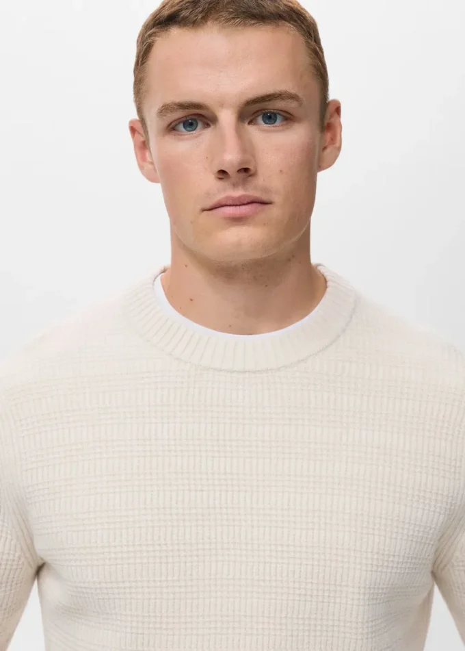 Pull en maille structurée