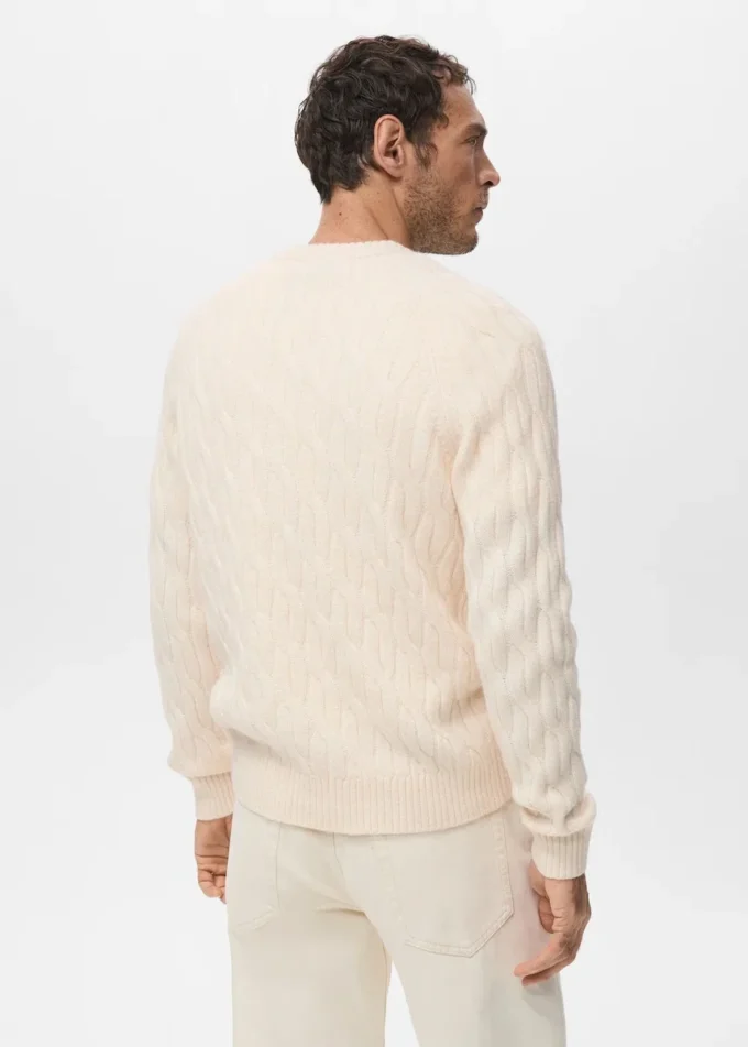 Pull en maille torsadée Pull en maille torsadée