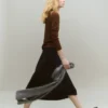 Pull à encolure asymétrique et boutons