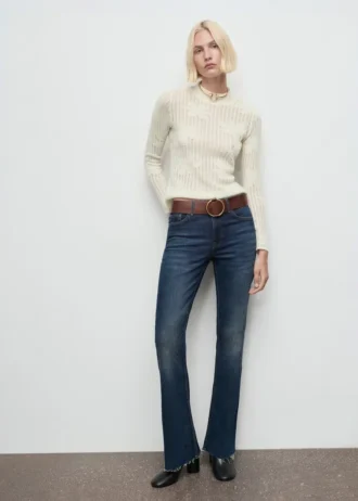 Pull floral en maille ajourée