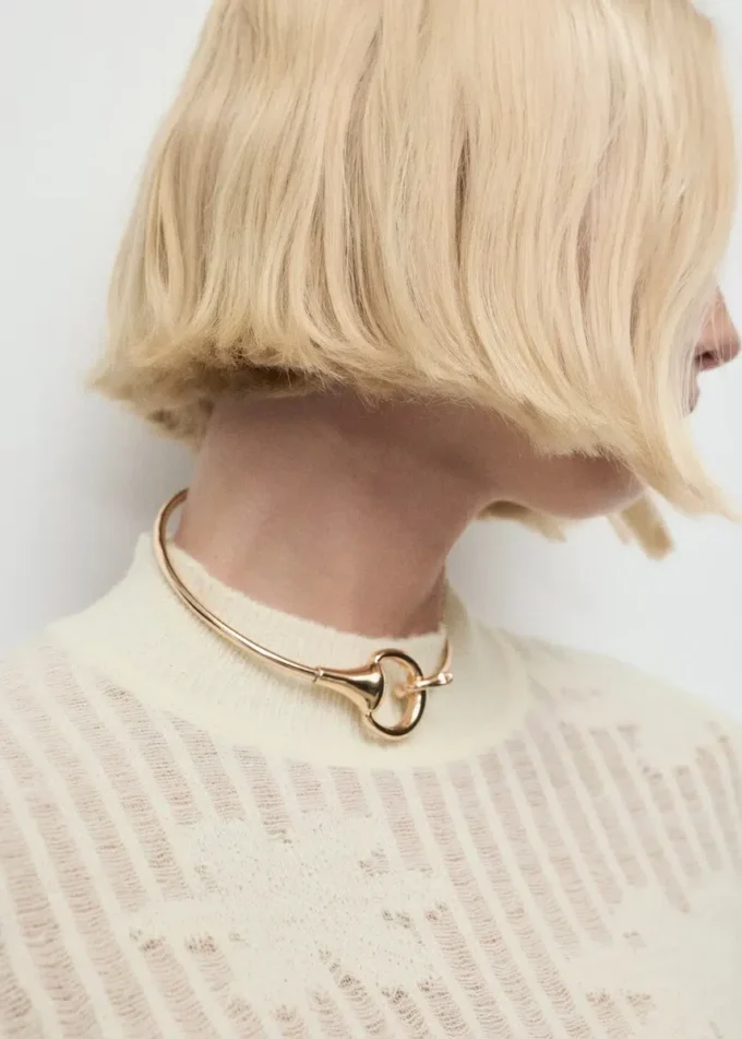 Pull floral en maille ajourée