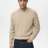 Pull tricoté tressé Pull tricoté tressé