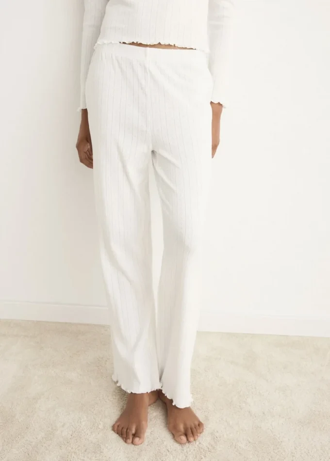 Pyjama deux pièces en coton ajouré Pyjama deux pièces en coton ajouré