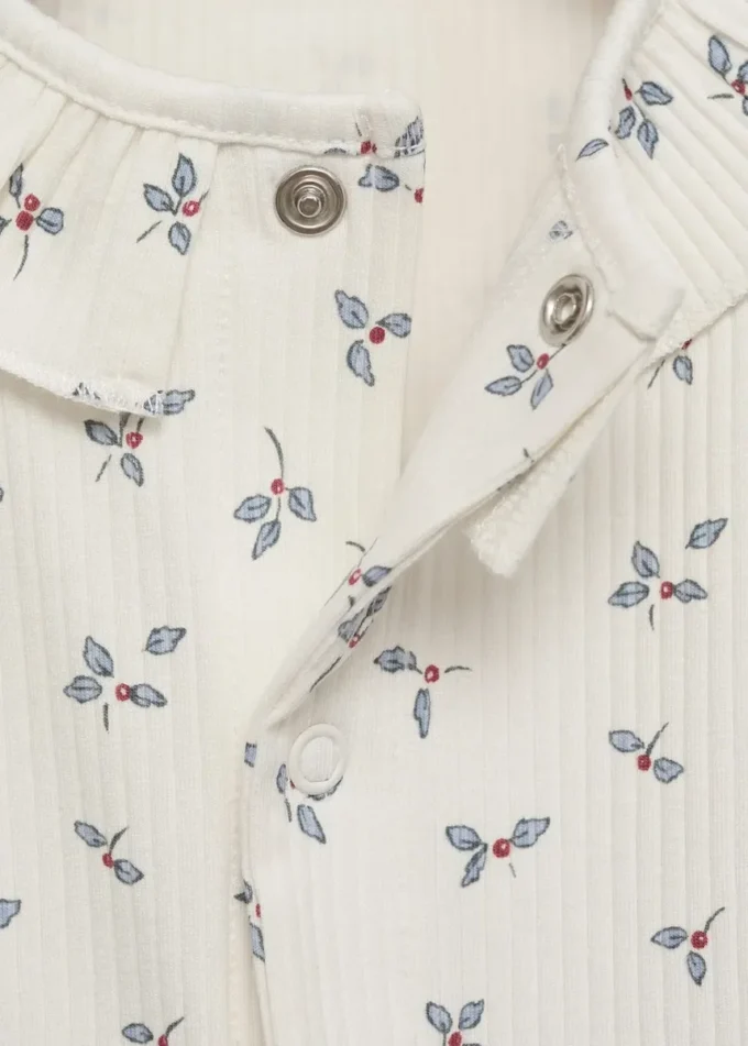 Pyjama à fleurs et col bébé