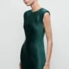 Robe ajustée en satin Robe ajustée en satin