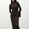 Robe ajustée à manches cloche Robe ajustée à manches cloche