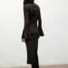 Robe ajustée à manches cloche Robe ajustée à manches cloche
