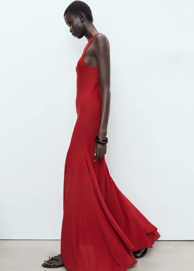 Robe asymétrique en maille fine Robe asymétrique en maille fine