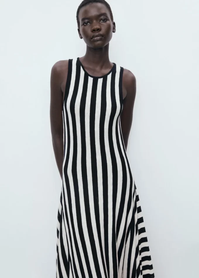 Robe asymétrique en maille fine Robe asymétrique en maille fine