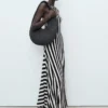 Robe asymétrique en maille fine Robe asymétrique en maille fine