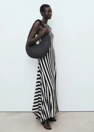 Robe asymétrique en maille fine