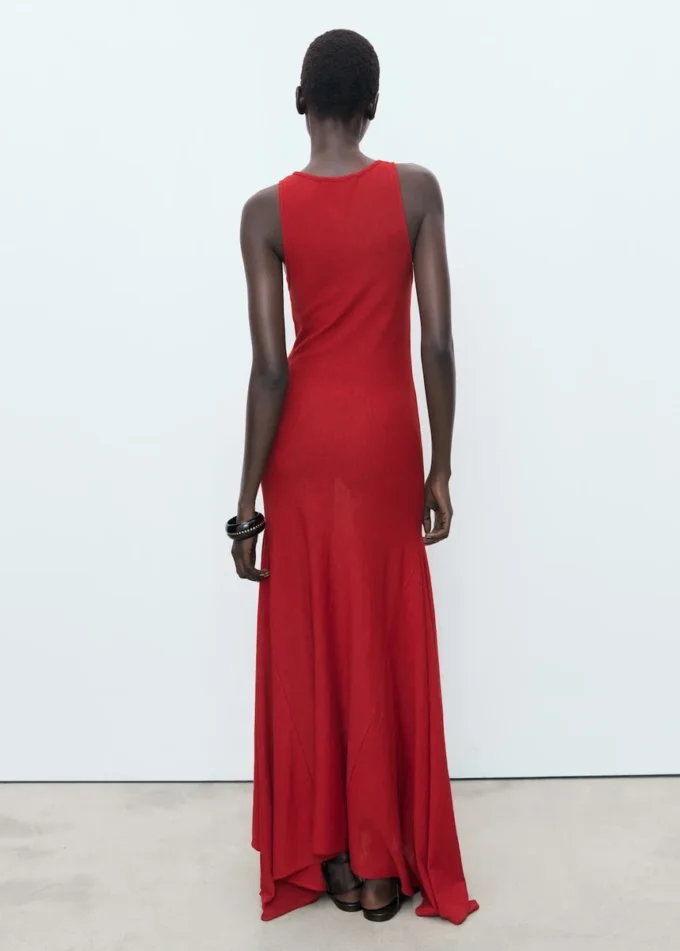 Robe asymétrique en maille fine Robe asymétrique en maille fine