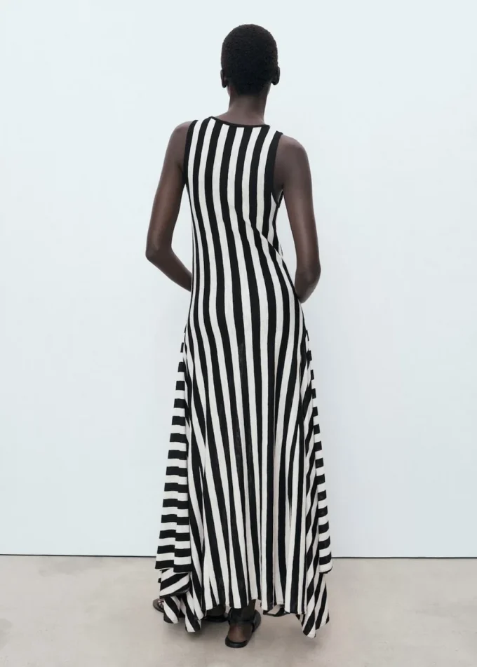 Robe asymétrique en maille fine Robe asymétrique en maille fine