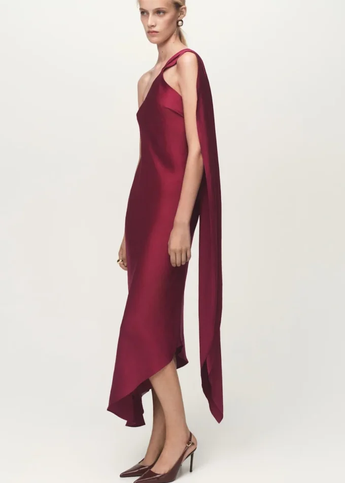 Robe asymétrique en satin Robe asymétrique en satin
