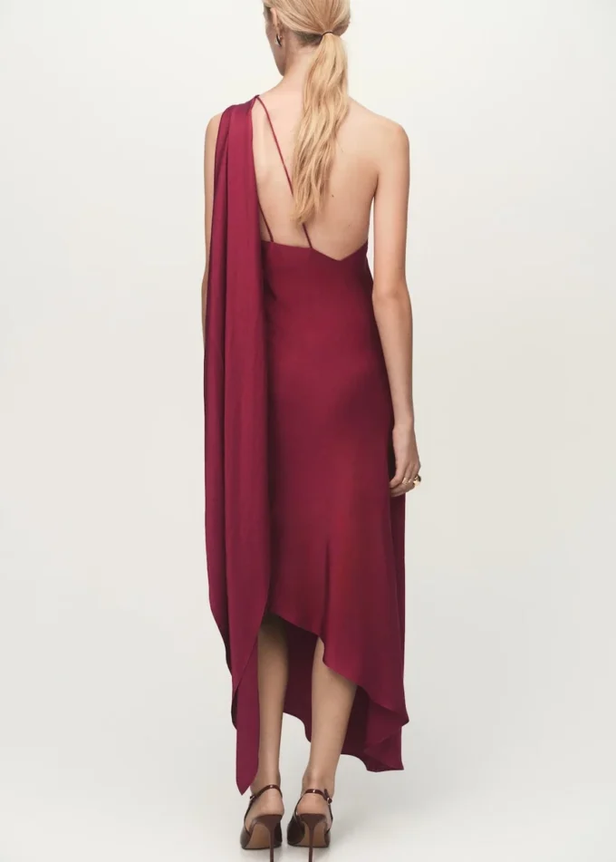 Robe asymétrique en satin Robe asymétrique en satin