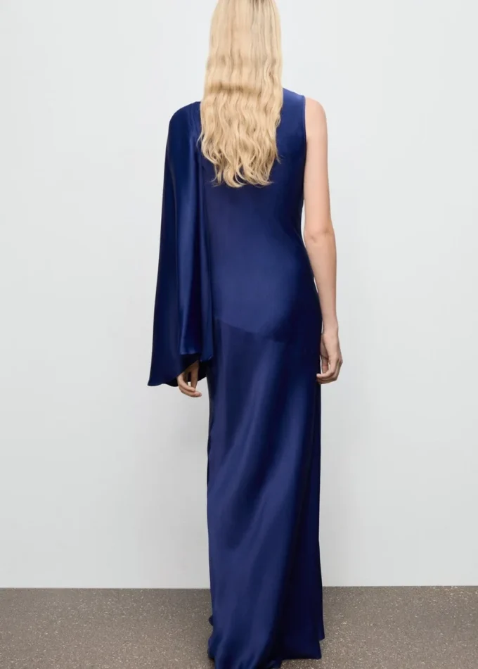 Robe asymétrique en satin Robe asymétrique en satin