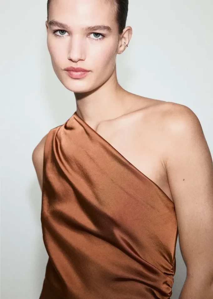 Robe asymétrique en satin Robe asymétrique en satin