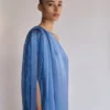 Robe asymétrique en satin avec franges Robe asymétrique en satin avec franges