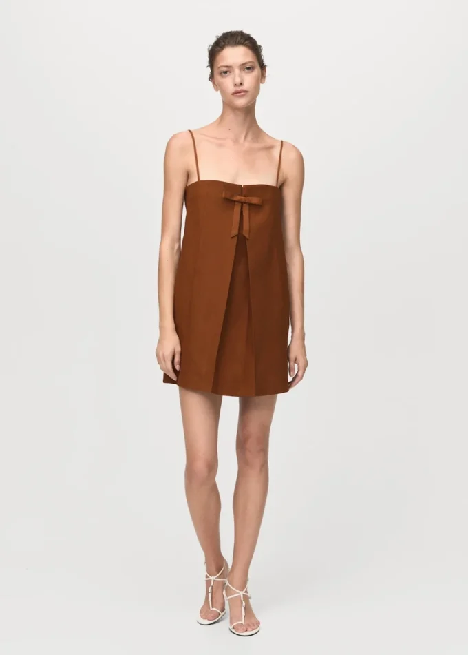 Robe avec encolure en nœud Robe avec encolure en nœud