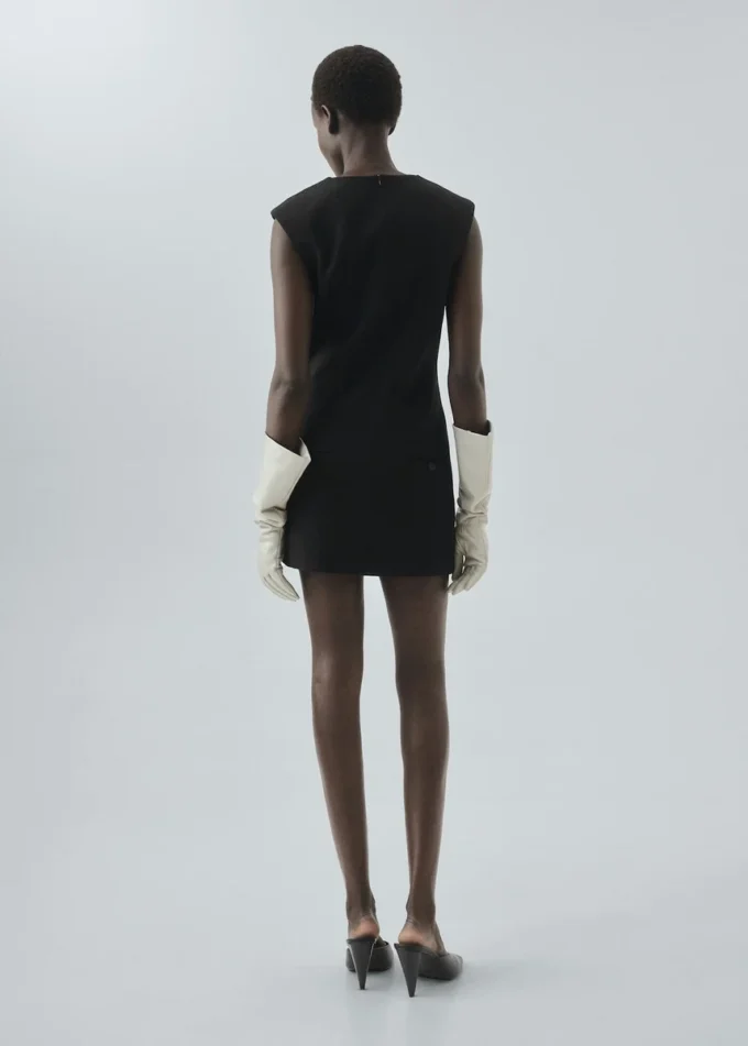 Robe avec poche cousue Robe avec poche cousue
