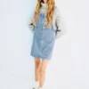Robe chasuble courte en denim Robe chasuble courte en denim