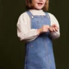 Robe chasuble en denim brodé Robe chasuble en denim brodé