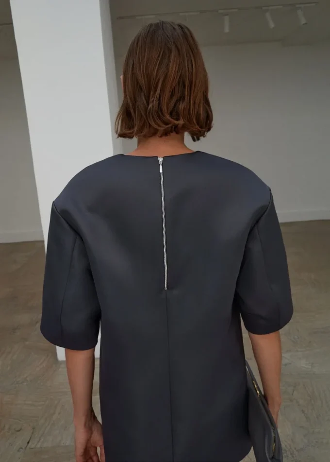 Robe courte en satin Robe courte en satin
