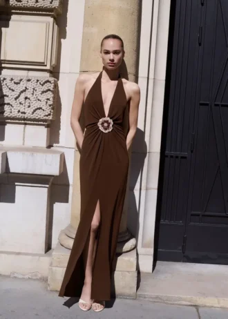 Robe dos nu avec détail floral