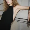 Robe dos nu à encolure dos nu Robe dos nu à encolure dos nu