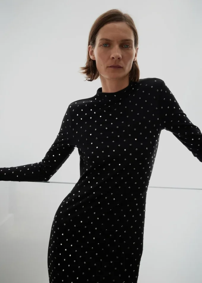 Robe à dos nu et cristaux Robe à dos nu et cristaux
