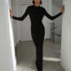 Robe à dos nu et cristaux Robe à dos nu et cristaux