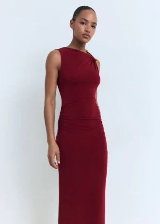 Robe drapée avec détail bijou