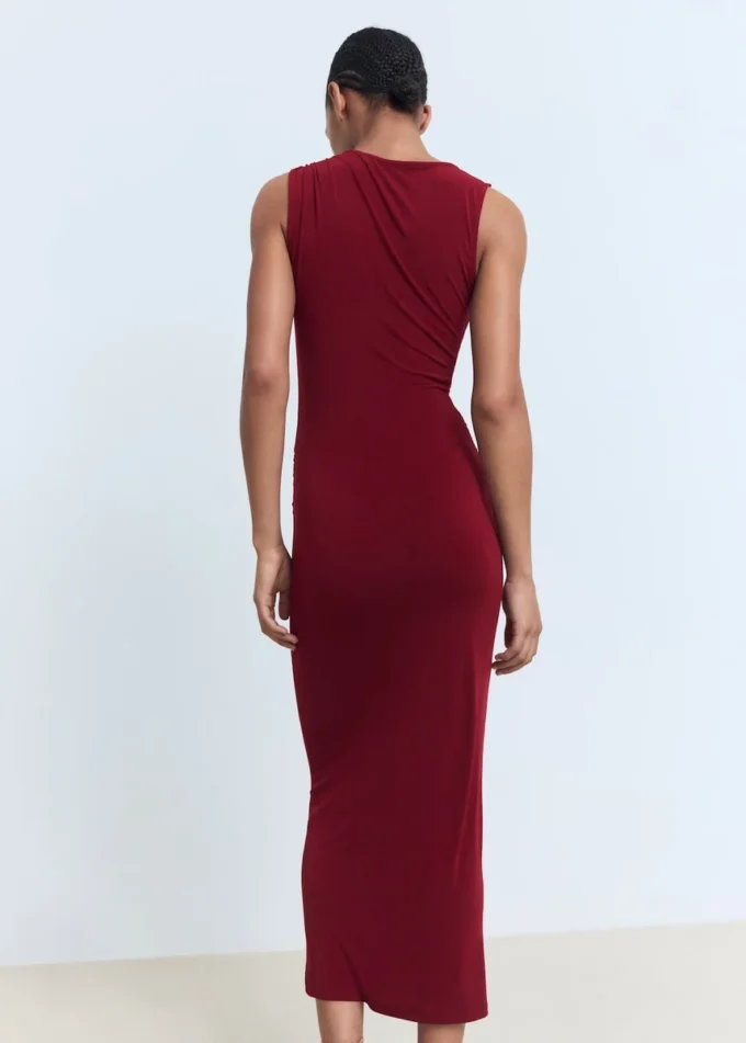Robe drapée avec détail bijou Robe drapée avec détail bijou