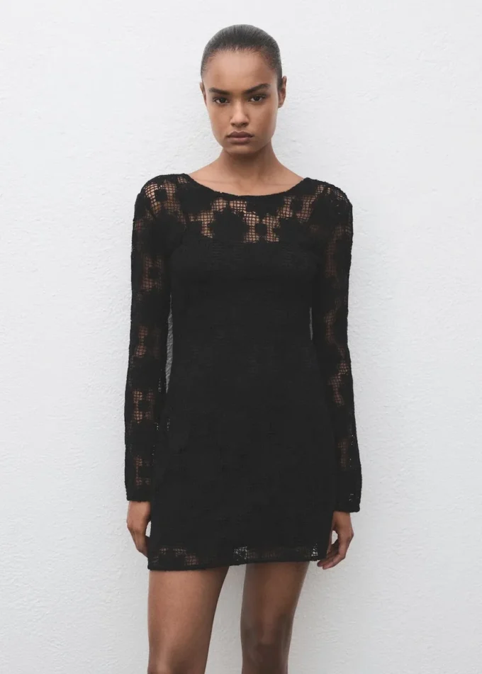 Robe en crochet avec encolure dans le dos Robe en crochet avec encolure dans le dos