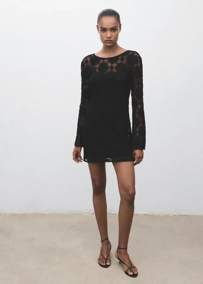 Robe en crochet avec encolure dans le dos Robe en crochet avec encolure dans le dos