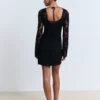 Robe en crochet avec encolure dans le dos Robe en crochet avec encolure dans le dos