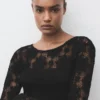 Robe en crochet avec encolure dans le dos Robe en crochet avec encolure dans le dos