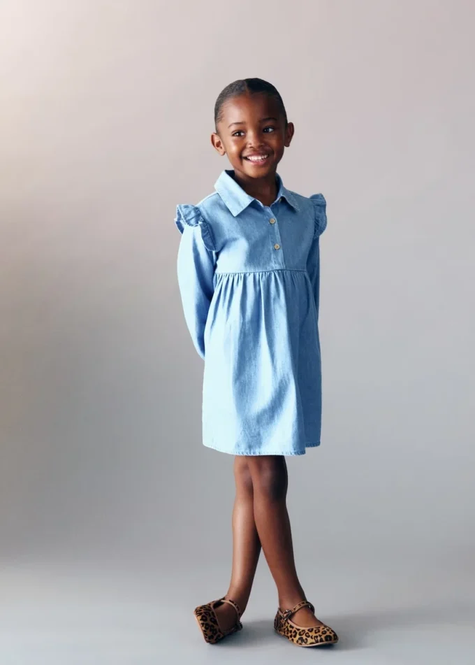Robe en denim à volants