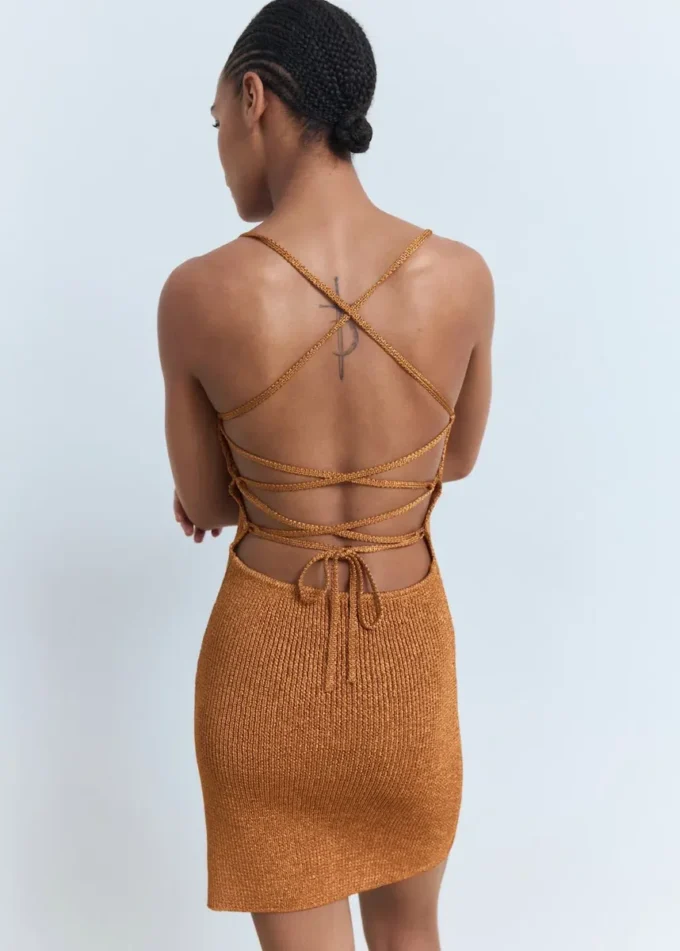 Robe en lurex avec dos croisé Robe en lurex avec dos croisé