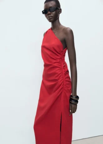 Robe en lyocell à encolure asymétrique