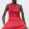 Robe en lyocell à encolure asymétrique Robe en lyocell à encolure asymétrique
