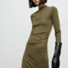Robe en maille à col roulé Robe en maille à col roulé