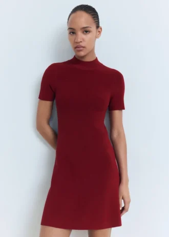 Robe en maille à col roulé