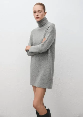 Robe en maille à col roulé