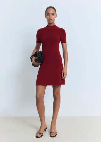 Robe en maille à col roulé